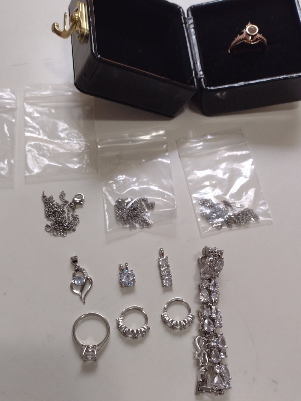 NIB Silver Diamond Jewelry Set Chains Pendants Bracelet Earrings Rings